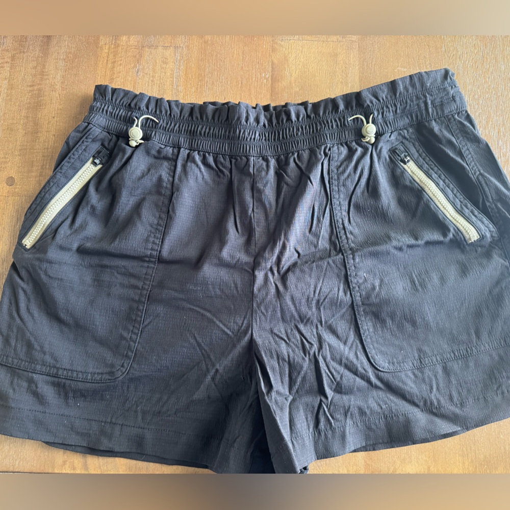 Athleta shirts size medium